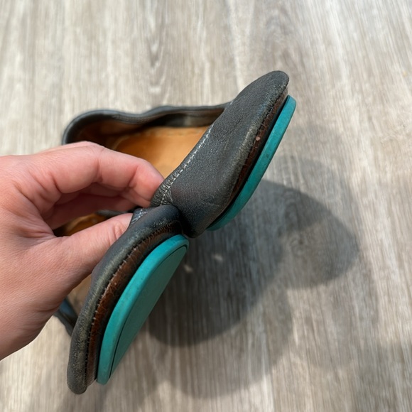 Tieks Metallic Pewter ballet flats size 7 - Picture 8 of 10